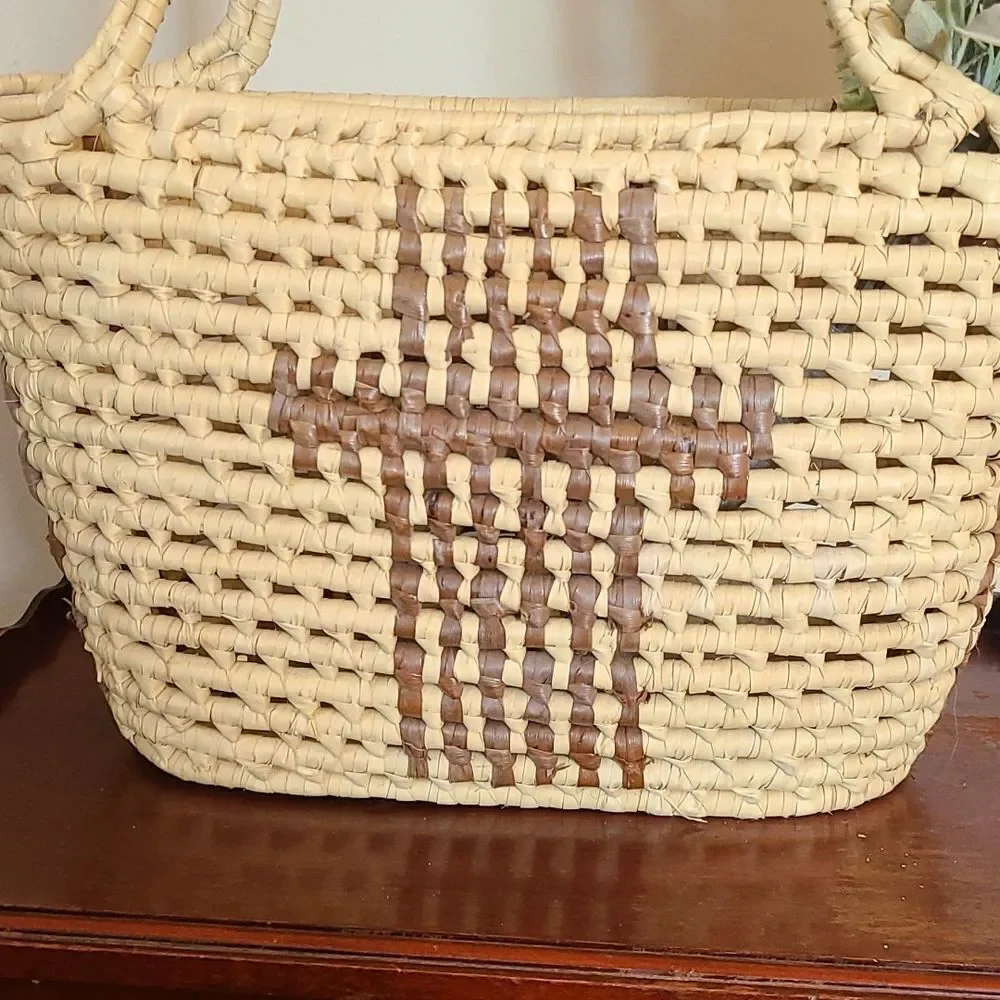 Beach Basket - Handwoven in Jamaica - Picture 2 of 8